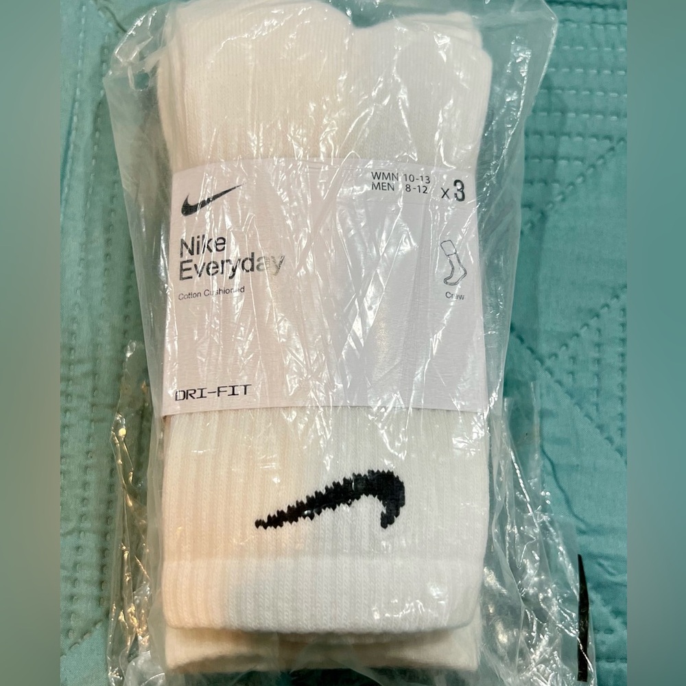 NWT Nike Crew Socks 3-Pack